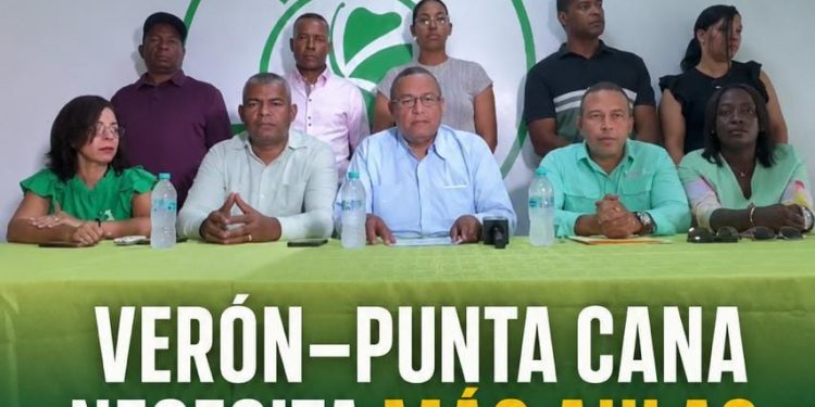 Fuerza del Pueblo en Verón-Punta Cana exige soluciones ante falta de aulas y listas de espera en centros educativos